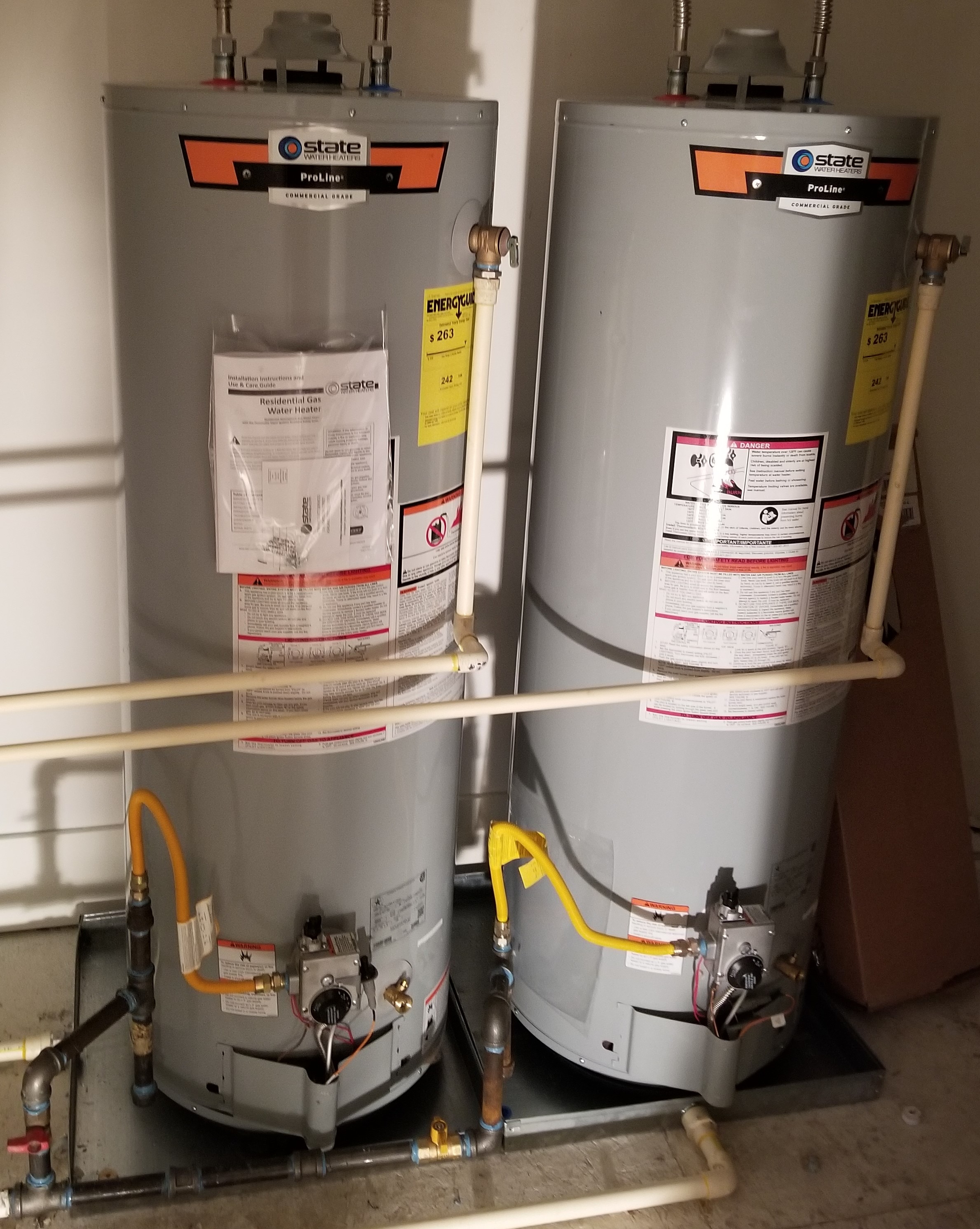 Plomería Residencial En Cypress Professional Plumber working in a Residential Plumbing service in Cypress, Texas